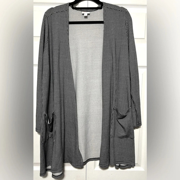 LuLaRoe Caroline Cardigan Women’s Size Large Black & White pattern with pockets - Picture 1 of 5